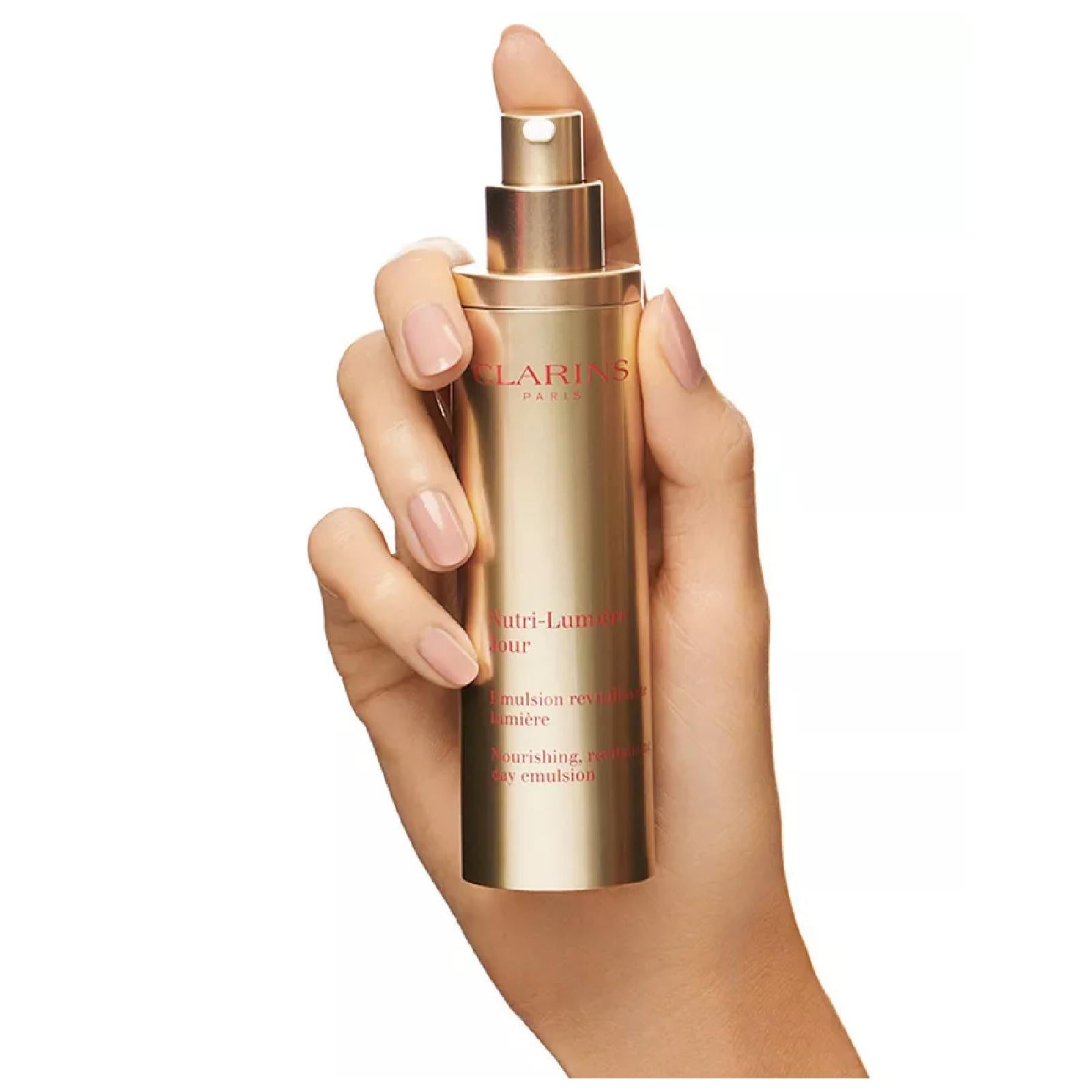Clarins Nutri Lumiere Jour Emulsion - Anti-Aging Lotion
